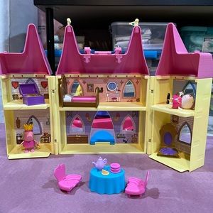 Peppa Pig Princess Castle Deluxe Playset